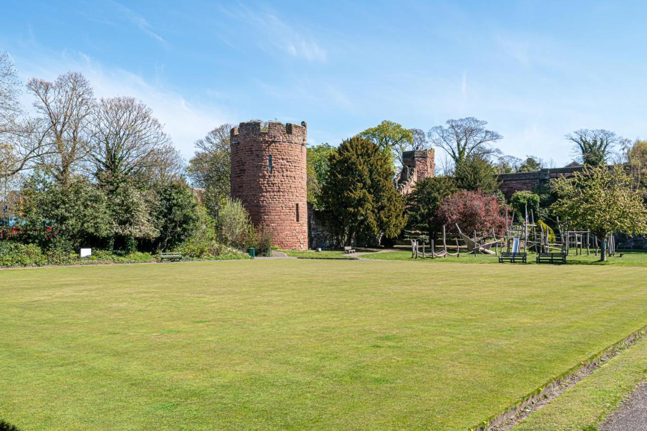 Tower View Appartement Chester Buitenkant foto