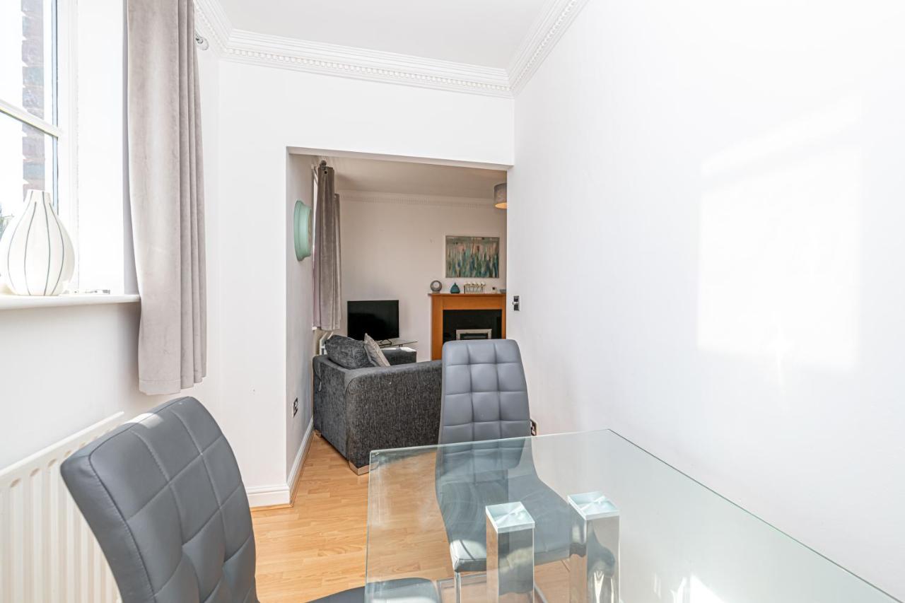 Tower View Appartement Chester Buitenkant foto